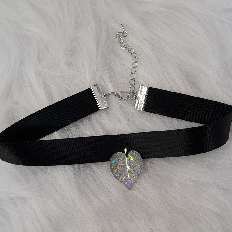 Mystic Leaf Ribbon Choker - White