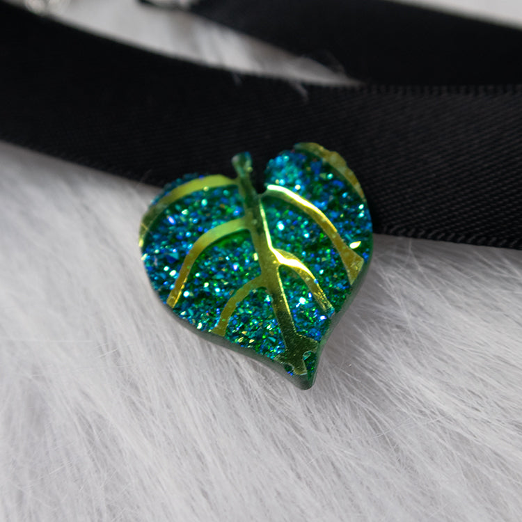 Mystic Leaf Ribbon Choker - Green