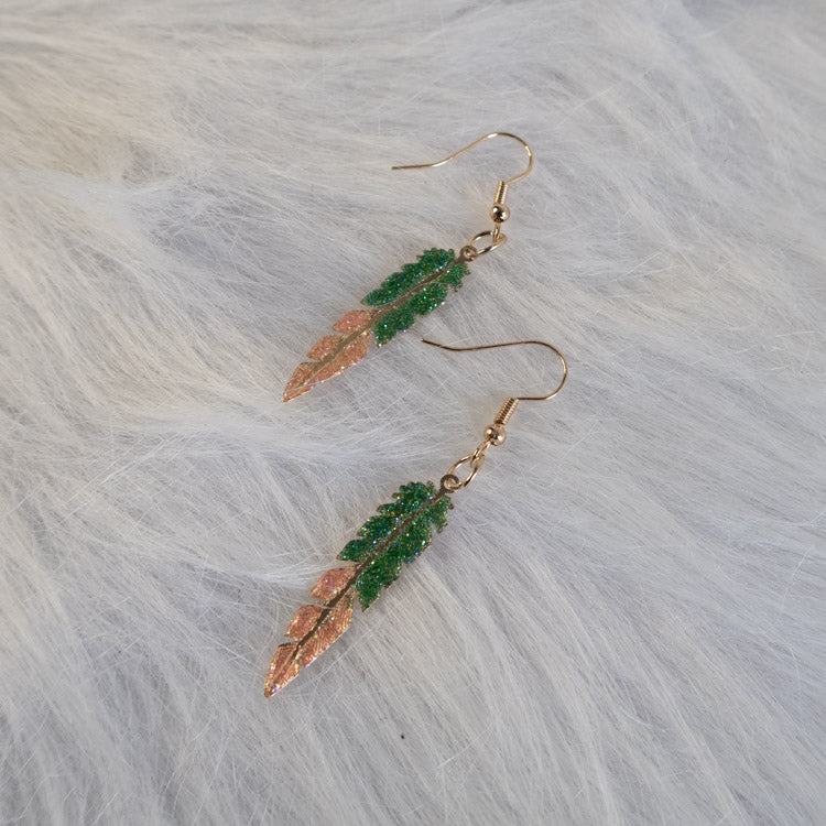 Stardust Feather Earrings – Green/Pink
